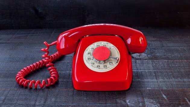 L'empereur, c'est moi : le téléphone rouge